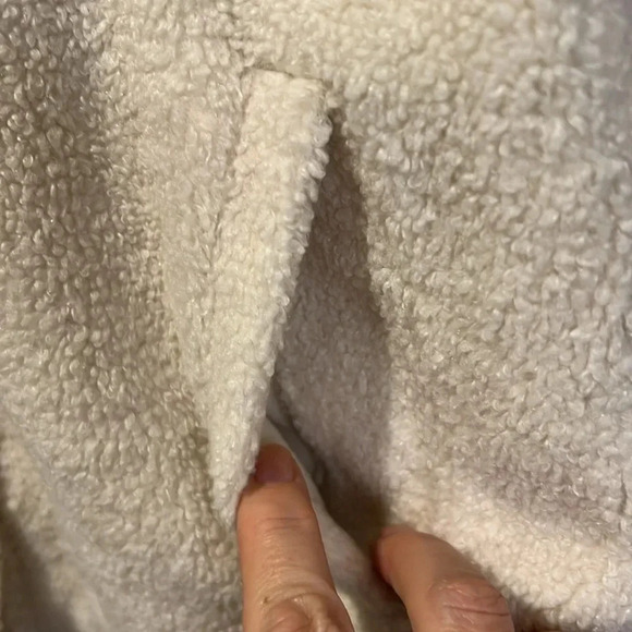 Abercrombie Kids Cream Teddy button up jacket size 11/12 - Picture 3 of 9